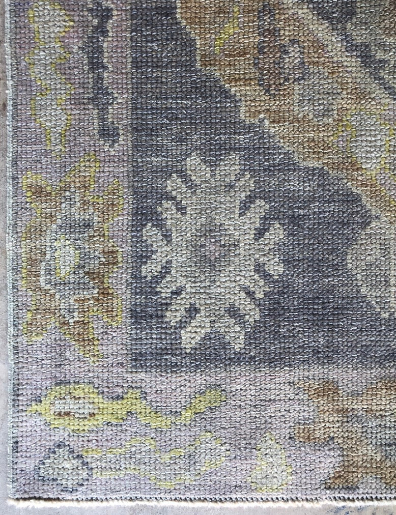 Turkish Knot Runner